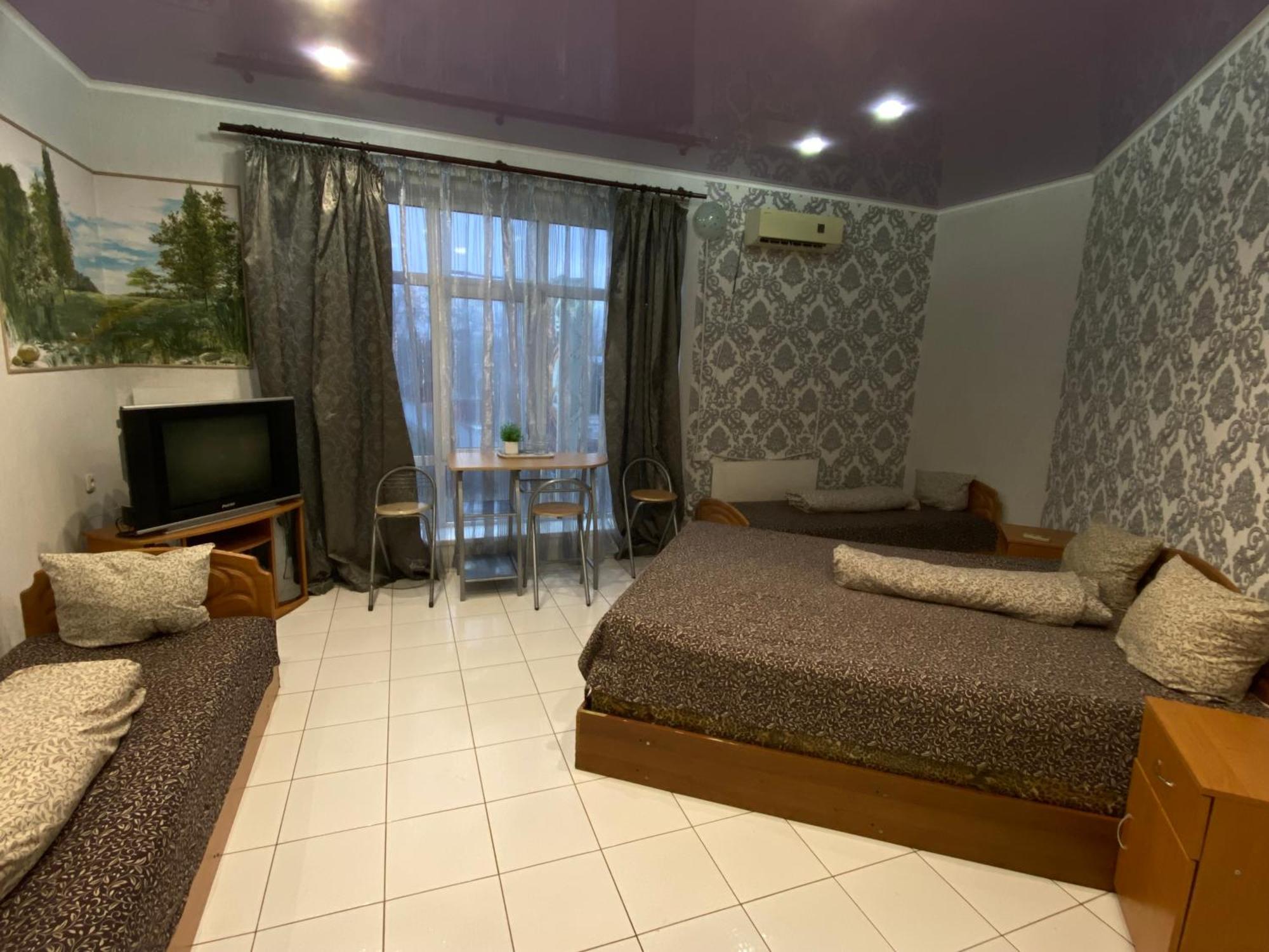 Hotel 4 Seasons Boryspilʼ Esterno foto
